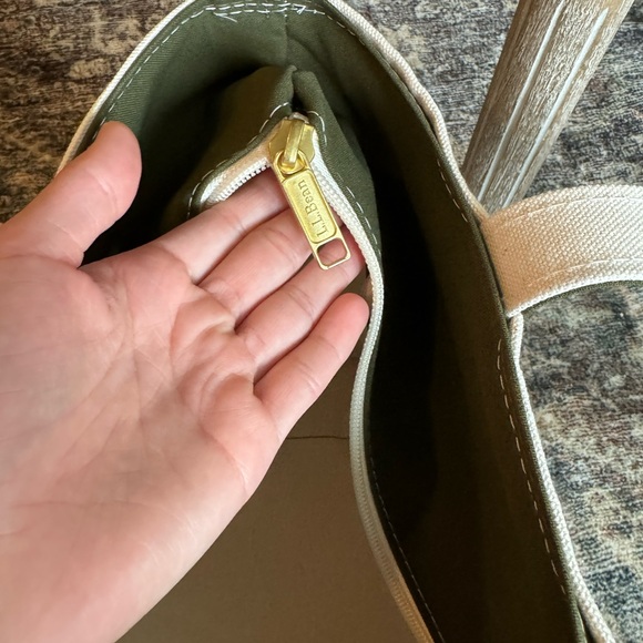 L.L. bean boat and tote medium long ANTIQUE OLIVE with zipper - Picture 4 of 8